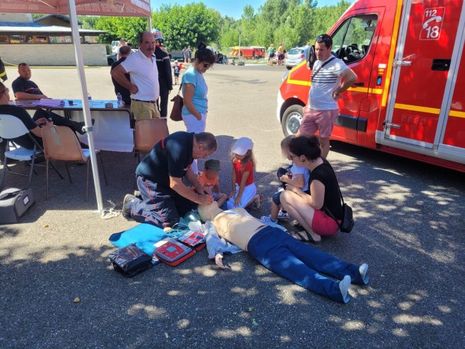 Démonstration des pompiers à Cazals